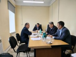 Андрей Тарасенко и Михаил Никифоров обсудили вопросы развития Агрохолдинга «Туймаада» на выездном совещании