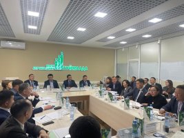 На круглом столе обсудили деятельность и план развития Агрохолдинга «Туймаада»